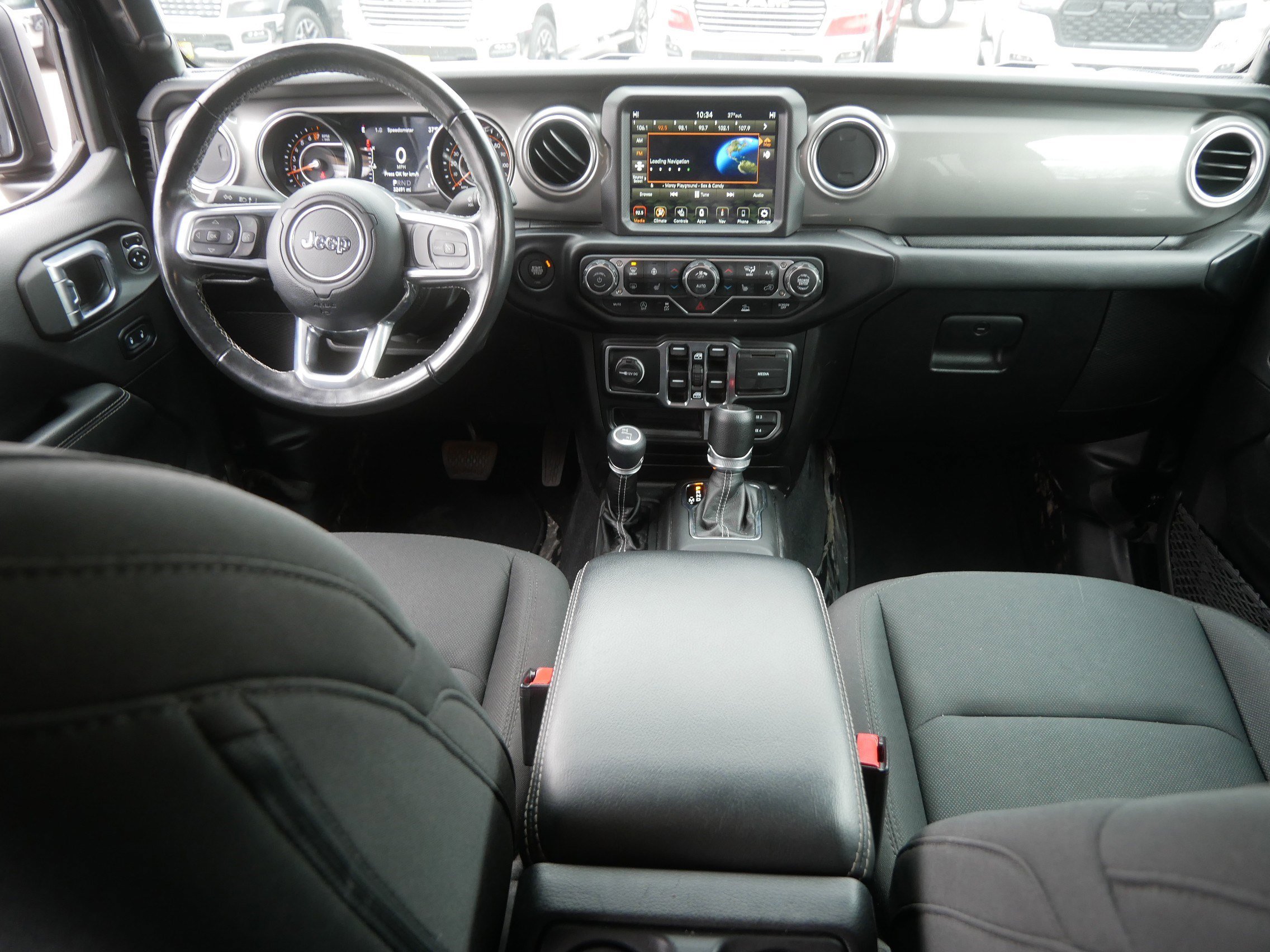 Used 2022 Jeep Gladiator Overland w/ Cold Weather Group image 10