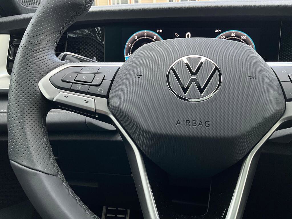 New 2026 Volkswagen Tiguan SE R-Line image 21