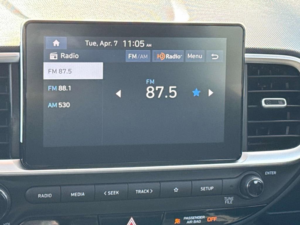 Used 2025 Hyundai Venue SEL image 17