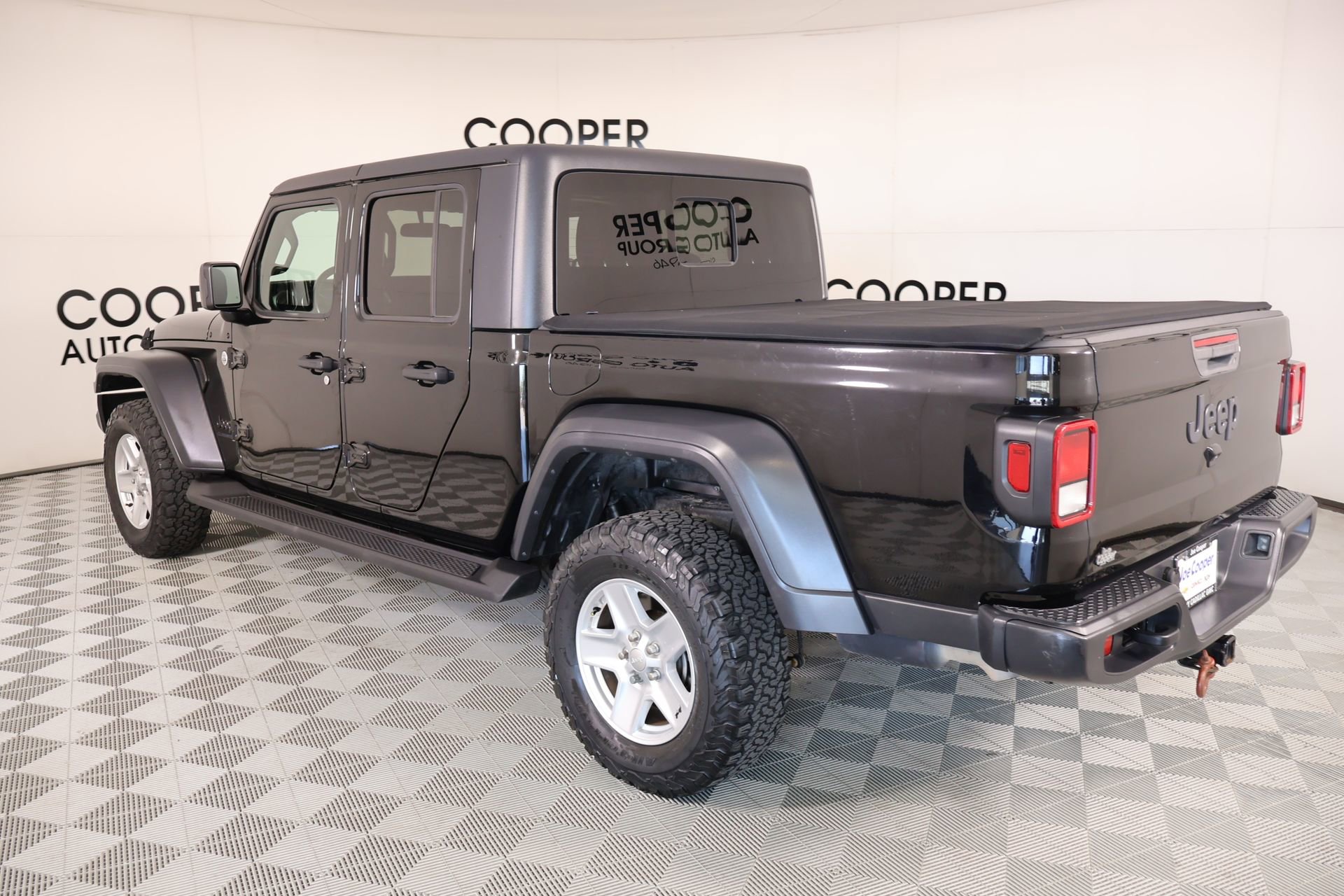 Used 2020 Jeep Gladiator Sport w/ Quick Order Package 24S AWD/4WD image 22