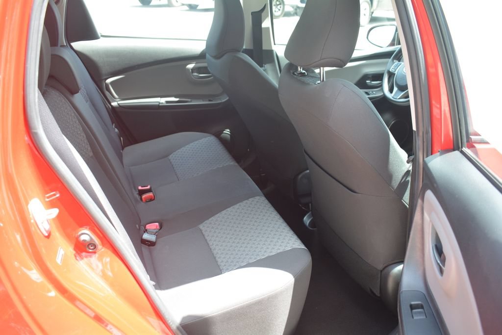 Used 2015 Toyota Yaris LE FWD image 17