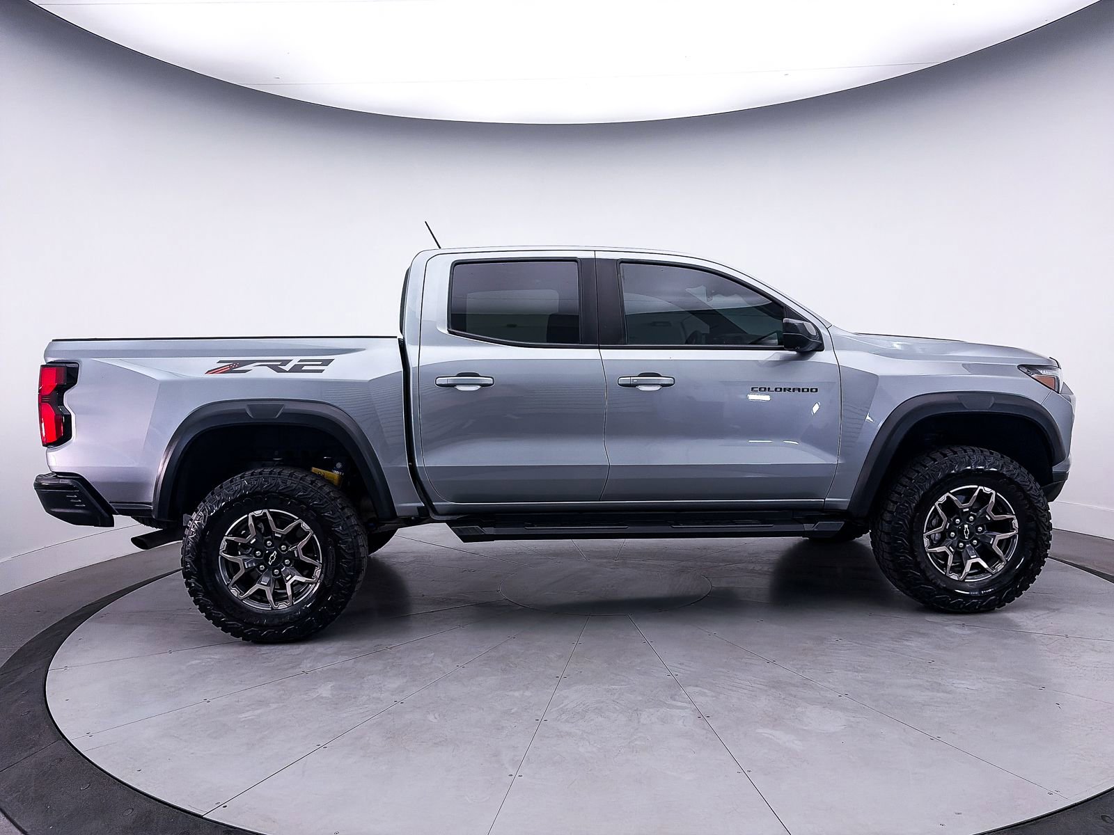 Used 2024 Chevrolet Colorado ZR2 w/ ZR2 Convenience Package III AWD/4WD image 44