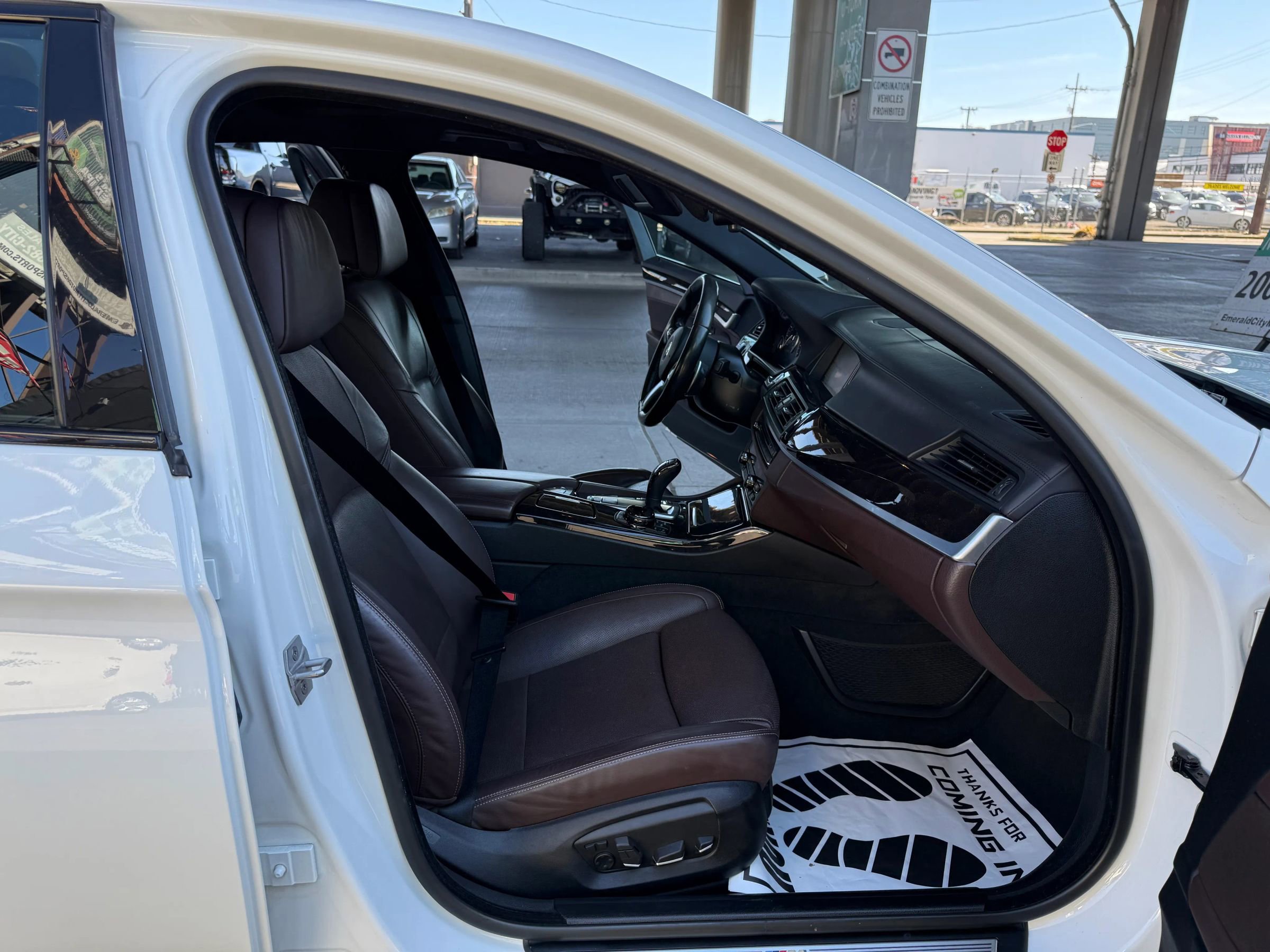 Used 2015 BMW 550i Sedan RWD image 23