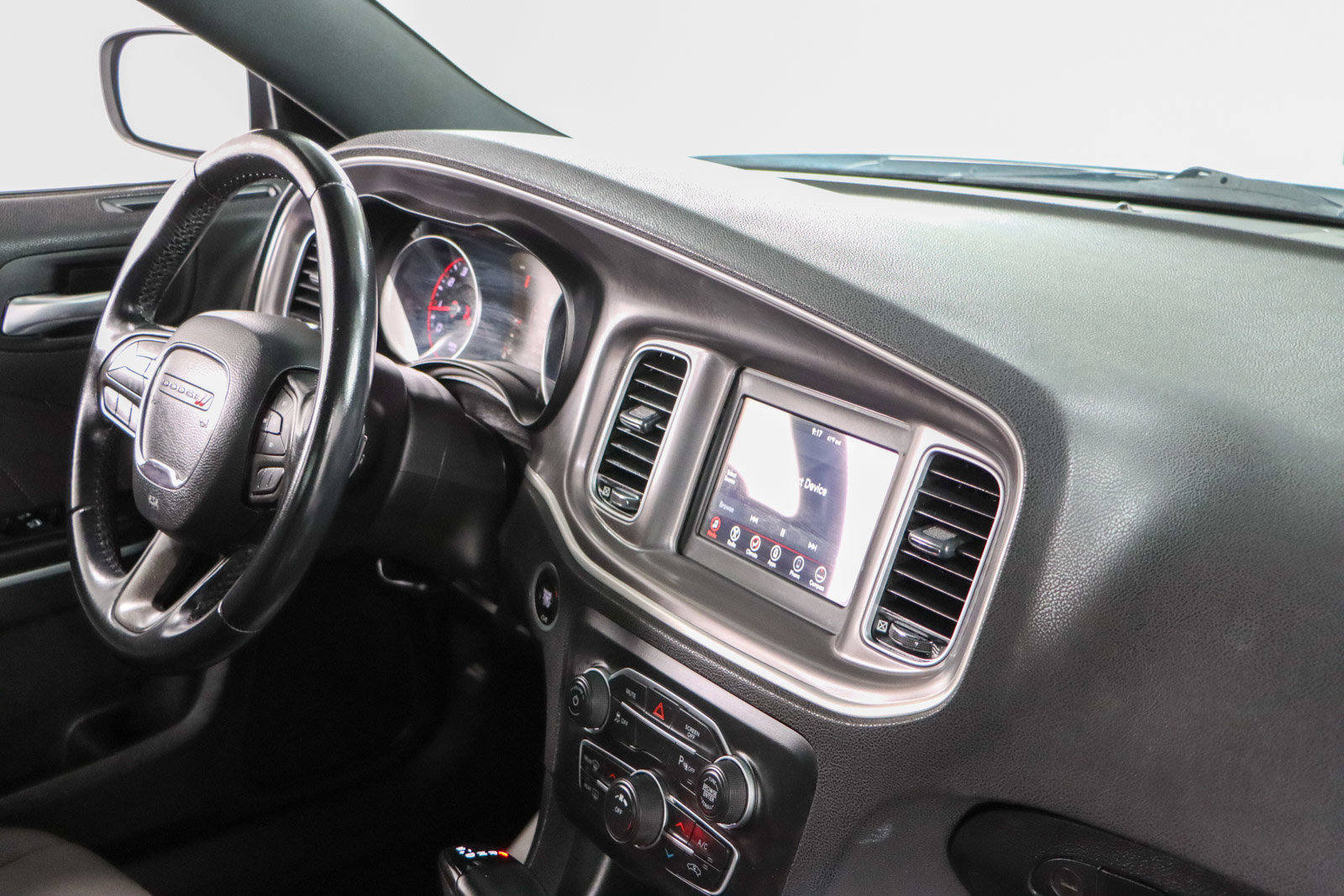 Used 2022 Dodge Charger SXT image 25