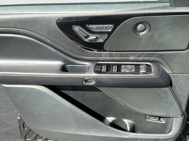 Used 2022 Lincoln Aviator Reserve w/ Equipment Group 201A image 10