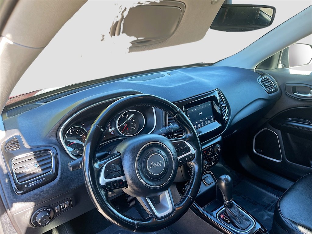 Used 2021 Jeep Compass Latitude w/ Sun and Sound Group image 9