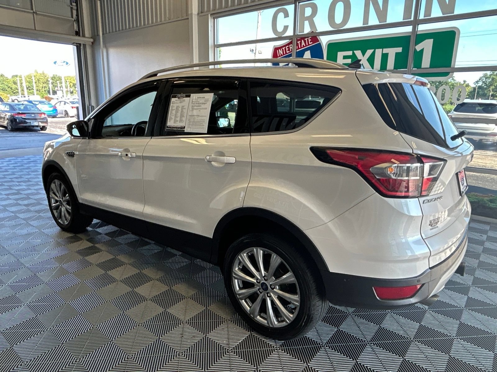 Used 2018 Ford Escape Titanium AWD/4WD image 4