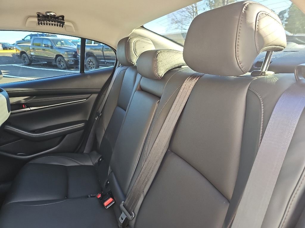 Used 2024 MAZDA MAZDA3 s FWD image 13