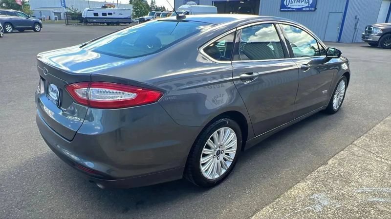 Used 2016 Ford Fusion Energi SE FWD image 10