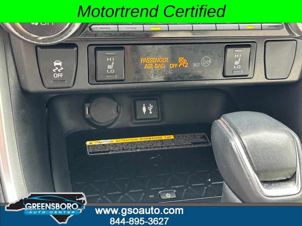 Used 2019 Toyota RAV4 XLE Premium AWD/4WD image 31