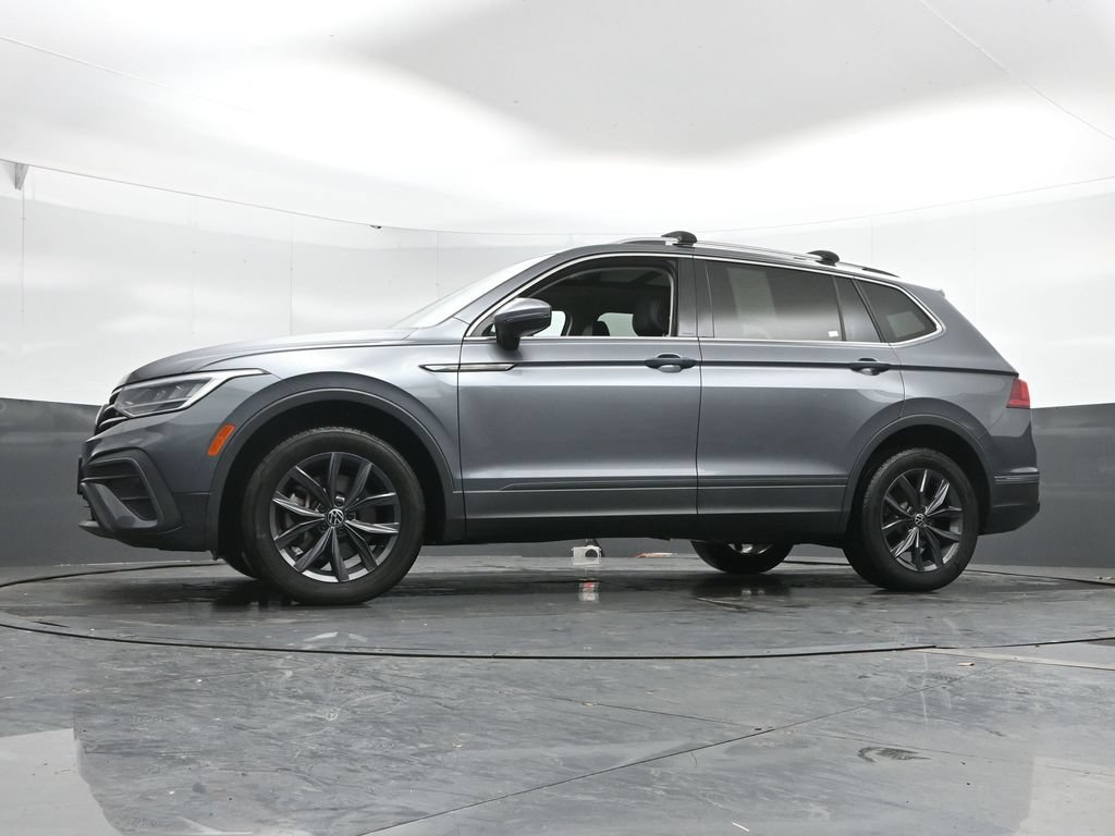 Used 2022 Volkswagen Tiguan SE AWD/4WD image 44