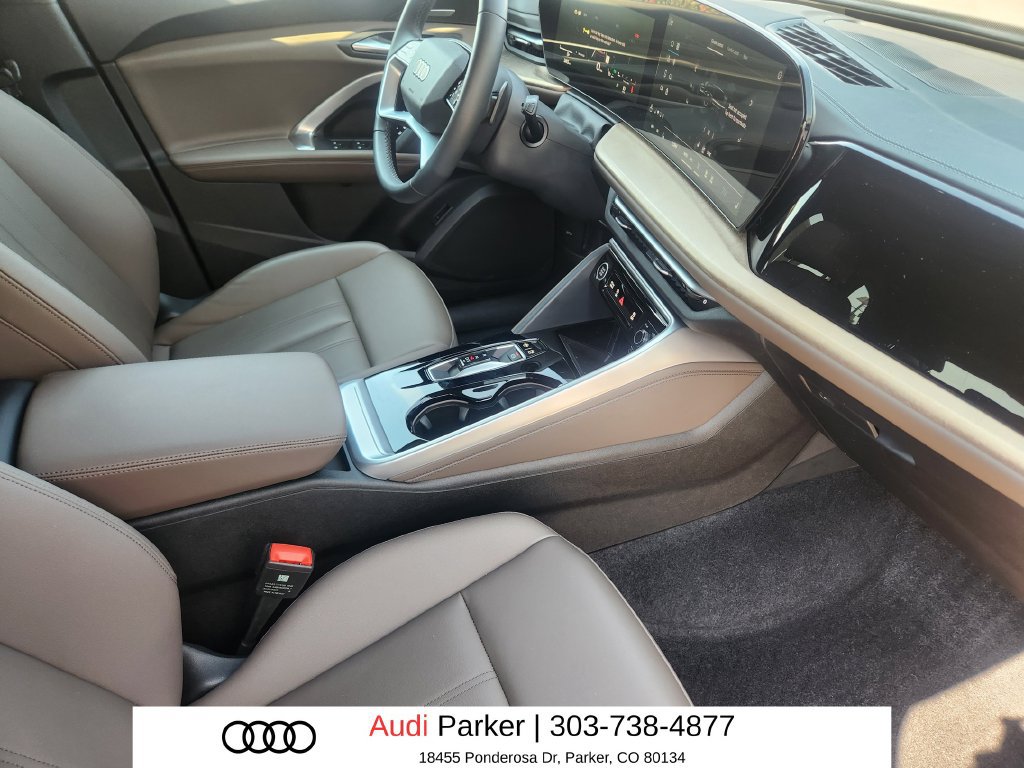 Used 2025 Audi Q5 Premium Plus w/ Premium Plus AWD/4WD image 16