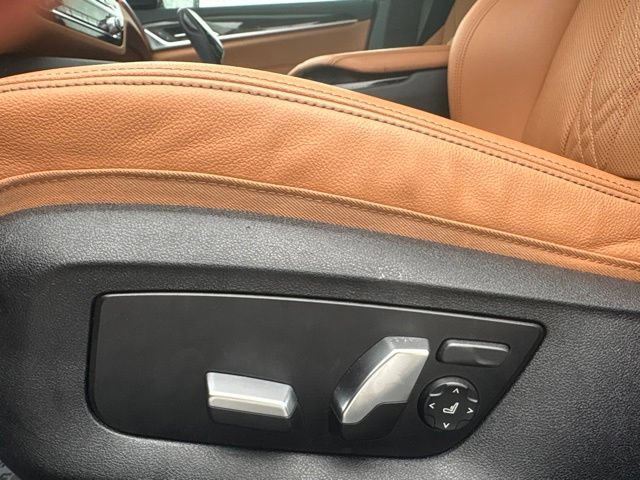 Used 2023 BMW 540i xDrive w/ Convenience Package AWD/4WD image 19