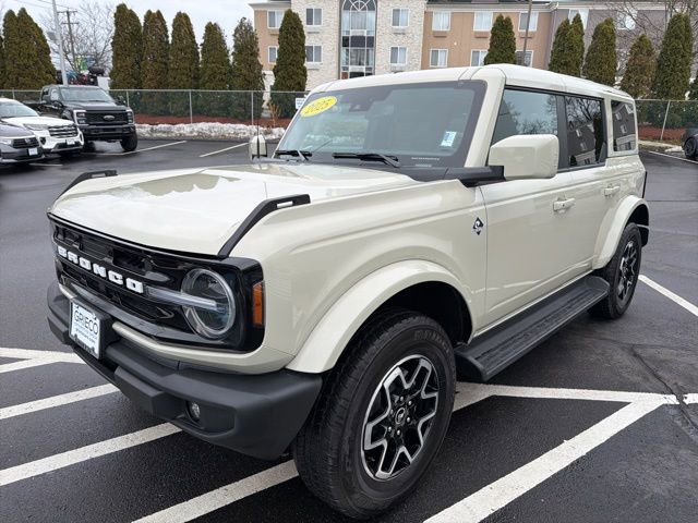 Used 2025 Ford Bronco Outer Banks image 3