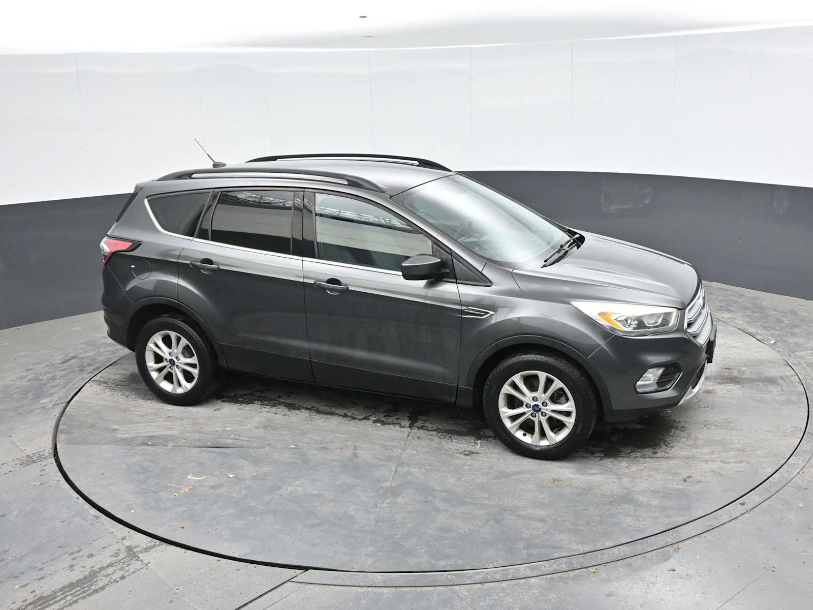 Used 2017 Ford Escape SE w/ Equipment Group 201A AWD/4WD image 19