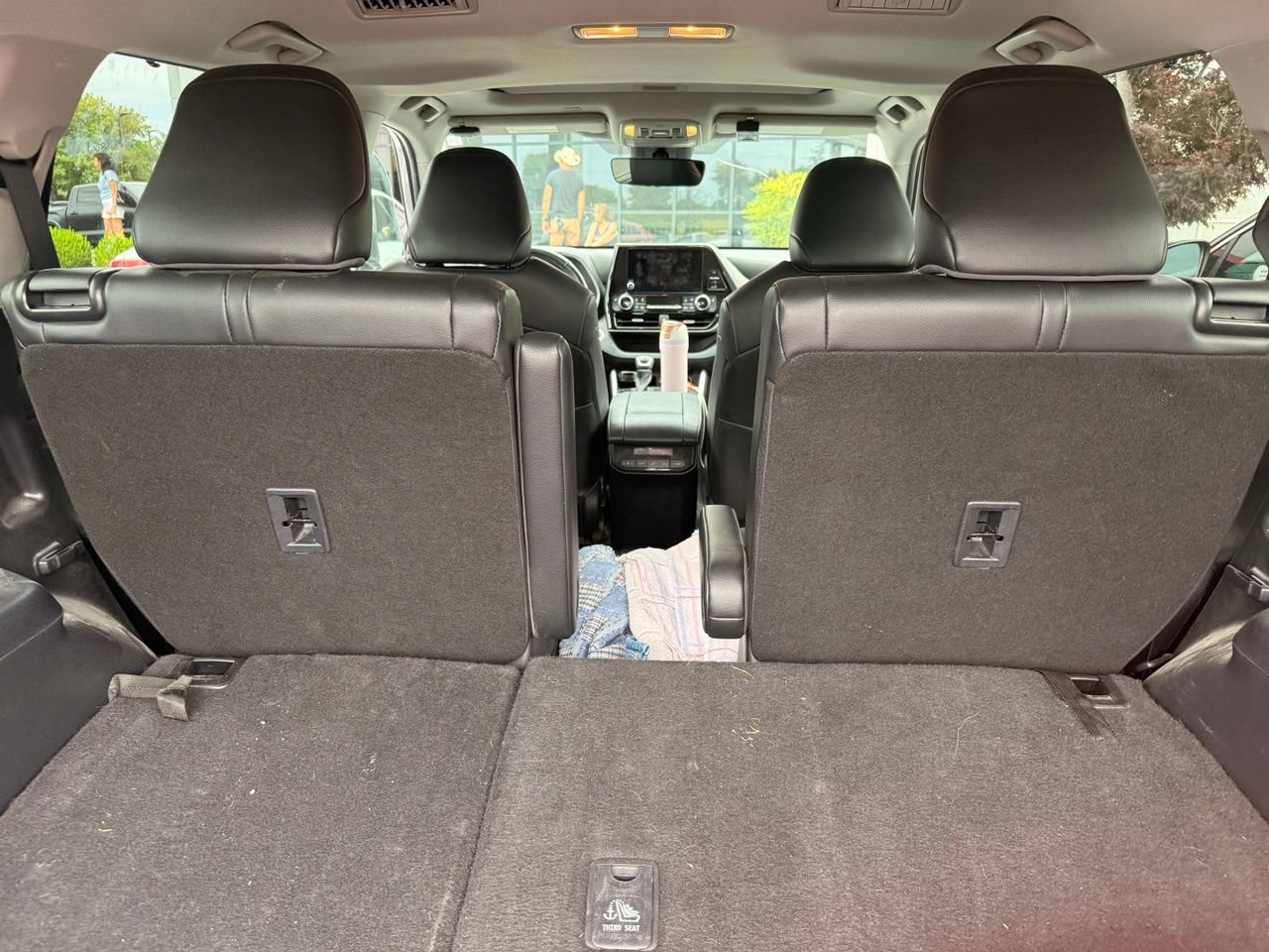 Used 2023 Toyota Highlander XLE AWD/4WD image 9