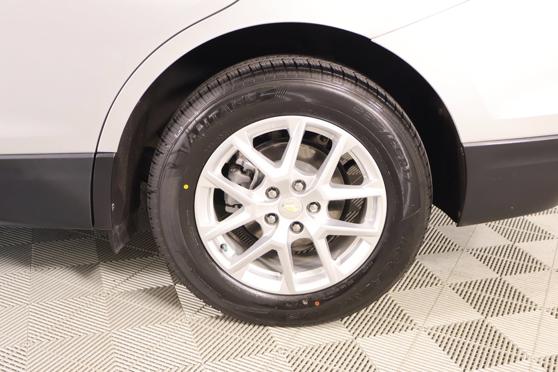 Used 2022 Chevrolet Equinox LT FWD image 18