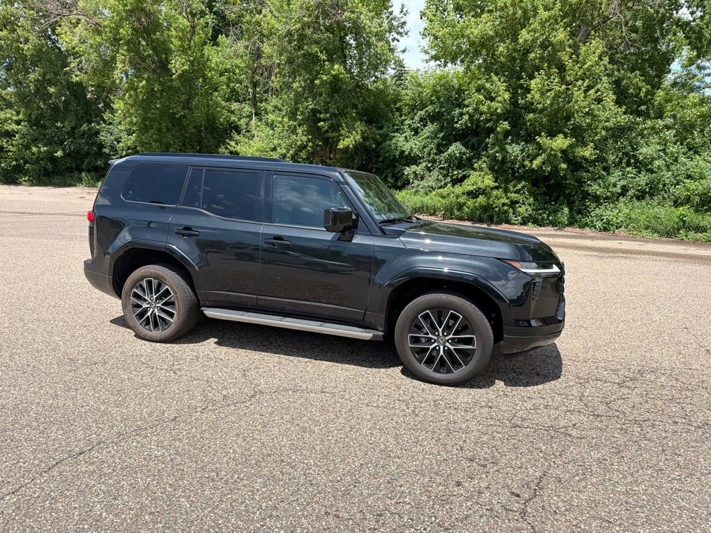 Used 2025 Lexus GX 550 w/ Accessory Package (2T) AWD/4WD image 25