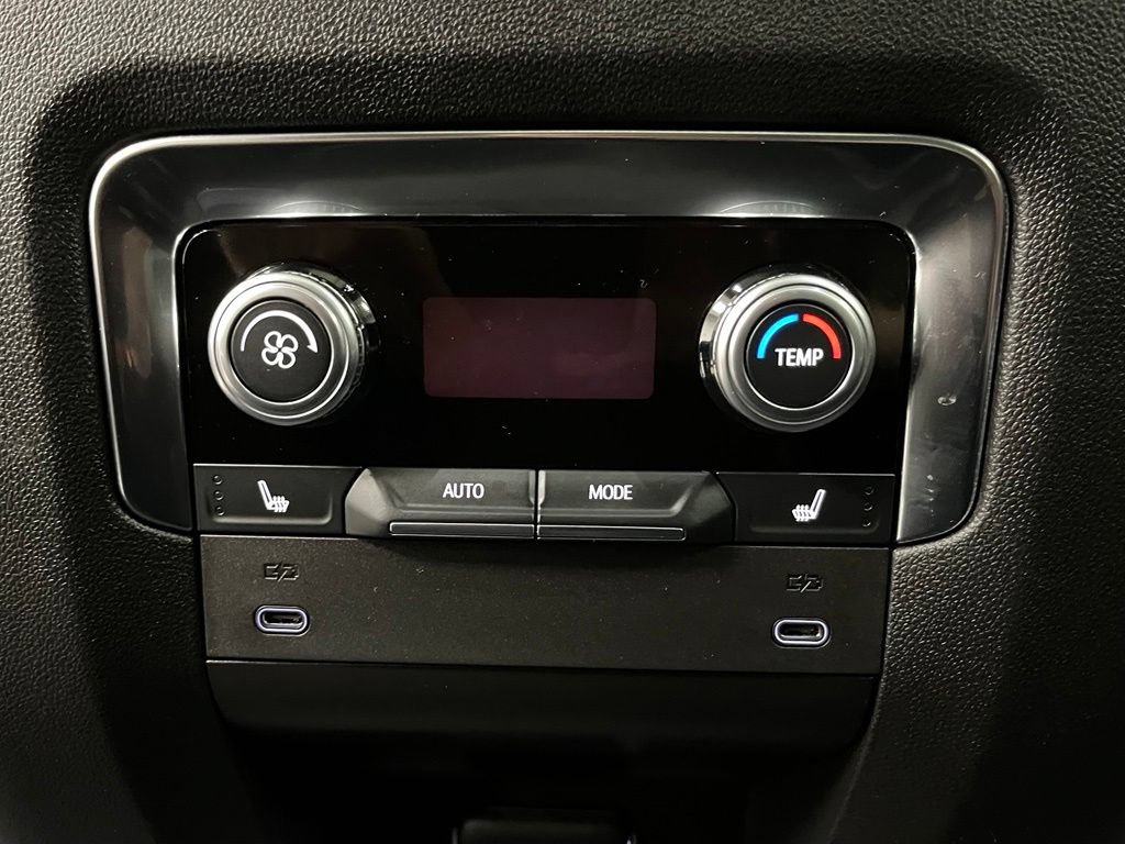 Used 2026 GMC Yukon Denali w/ Sun & Power Step Package AWD/4WD image 48