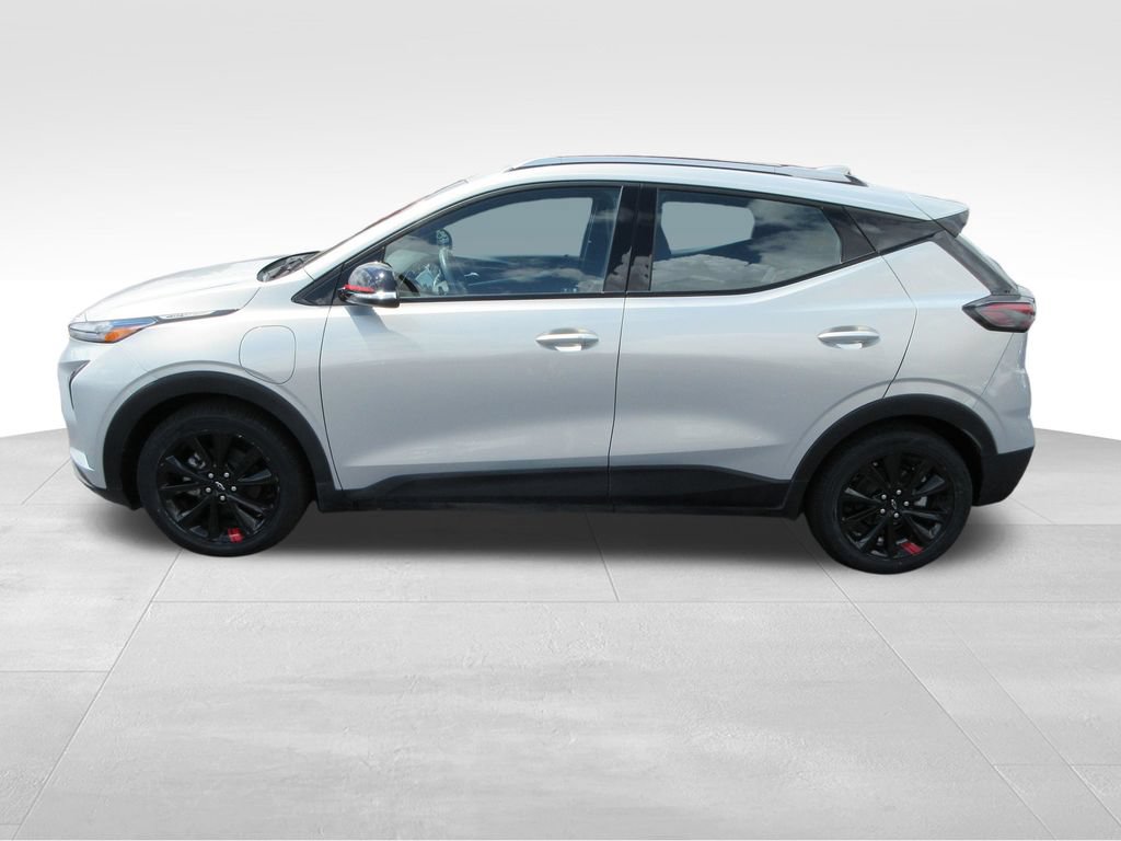 Certified 2023 Chevrolet Bolt EUV LT w/ Convenience Package FWD image 2