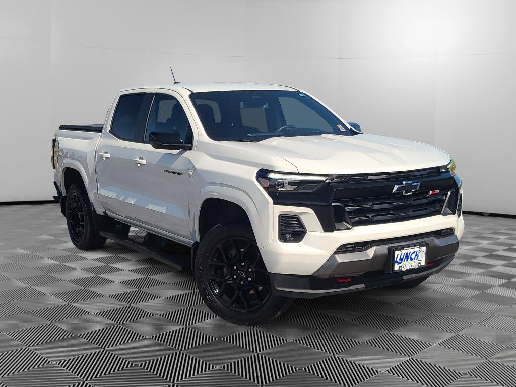 Used 2024 Chevrolet Colorado Z71 w/ LPO, Dark Essentials Package AWD/4WD image 5