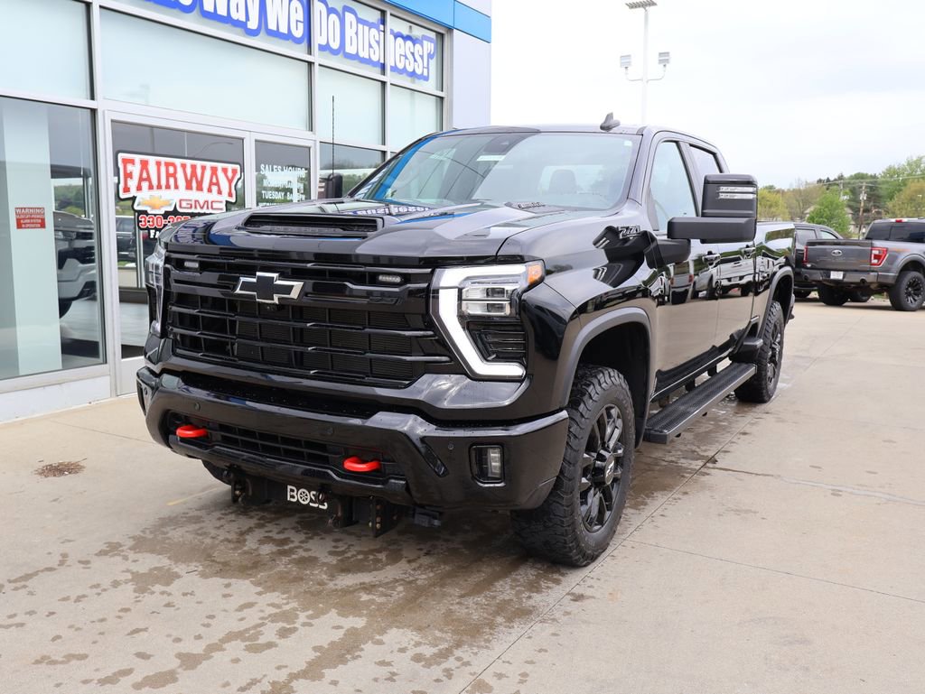 Used 2025 Chevrolet Silverado 2500 LT w/ Trail Boss Package AWD/4WD image 6