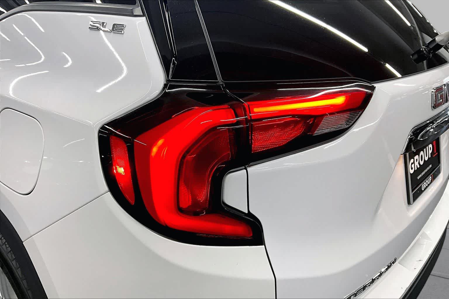 Used 2020 GMC Terrain SLE FWD image 29