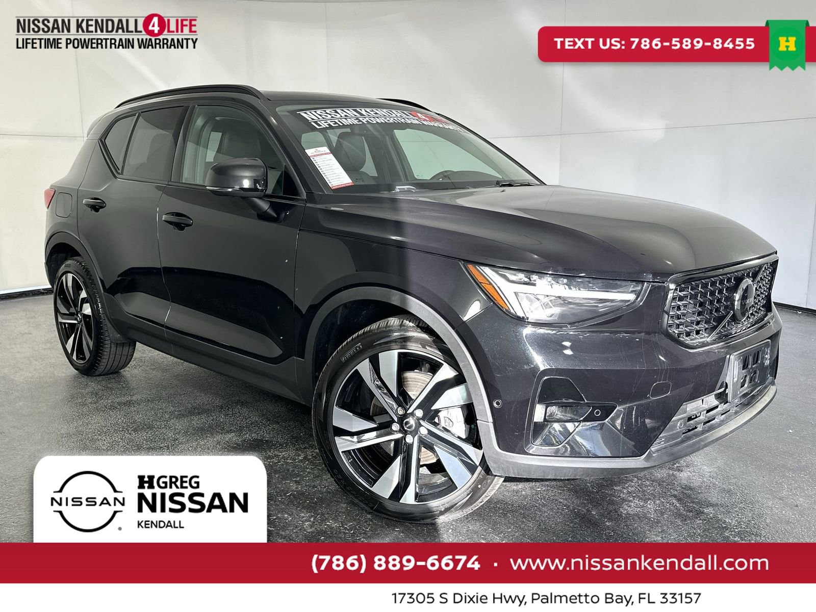 Used 2025 Volvo XC40 B5 Plus video 1