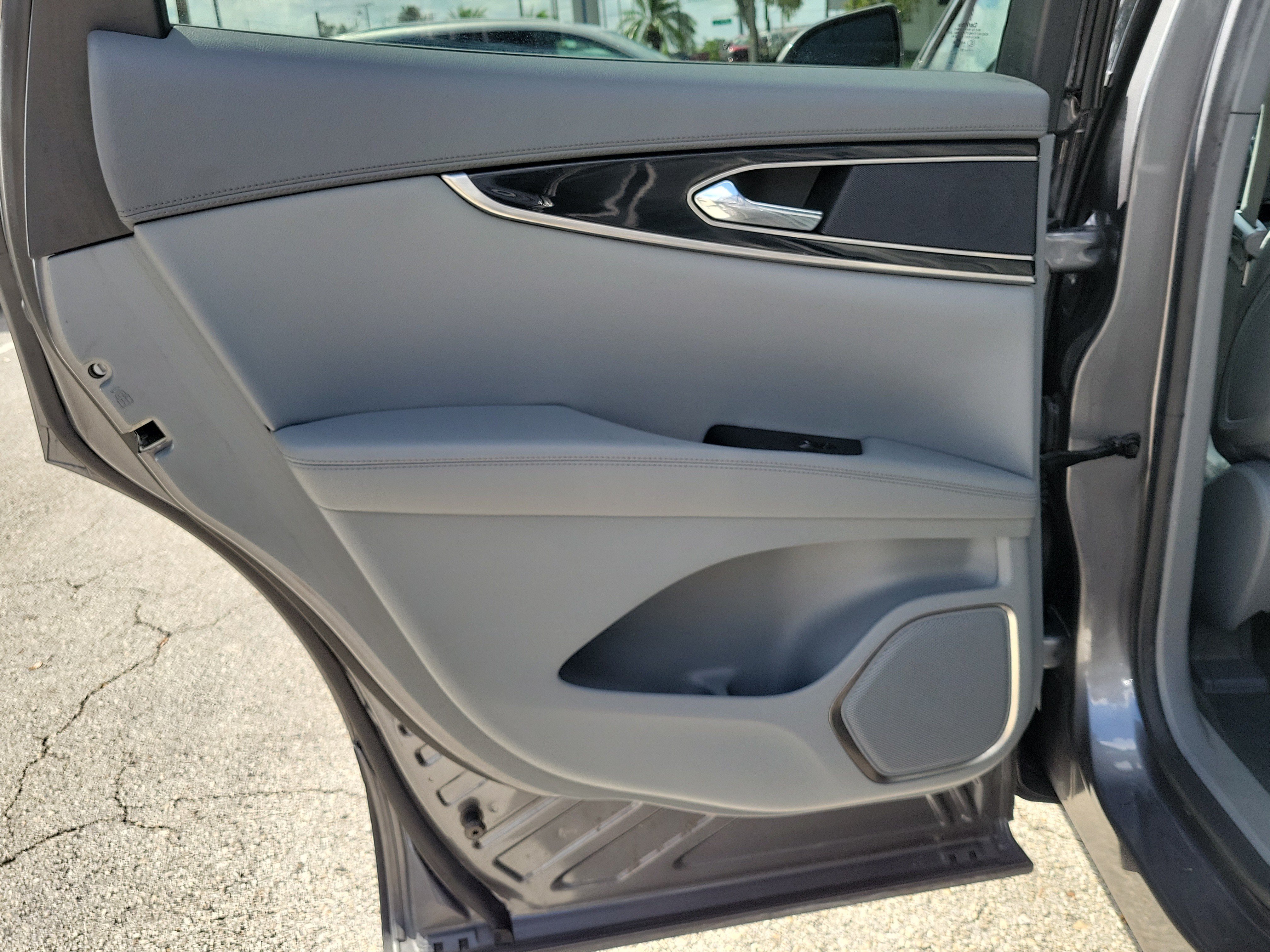 Used 2022 Lincoln Nautilus Reserve FWD image 11