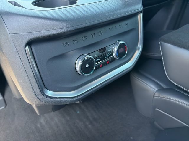 Used 2025 Ford Expedition Max Platinum w/ Stealth Performance Package image 9