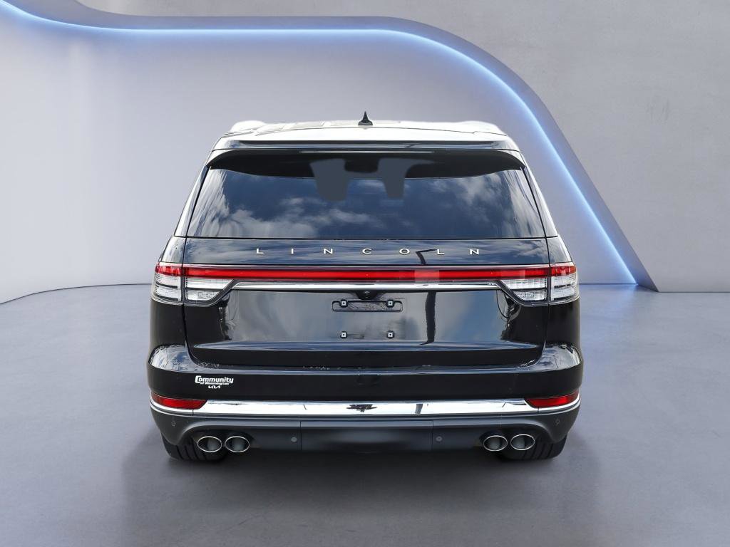 Used 2023 Lincoln Aviator Reserve w/ Equipment Group 201A AWD/4WD image 4