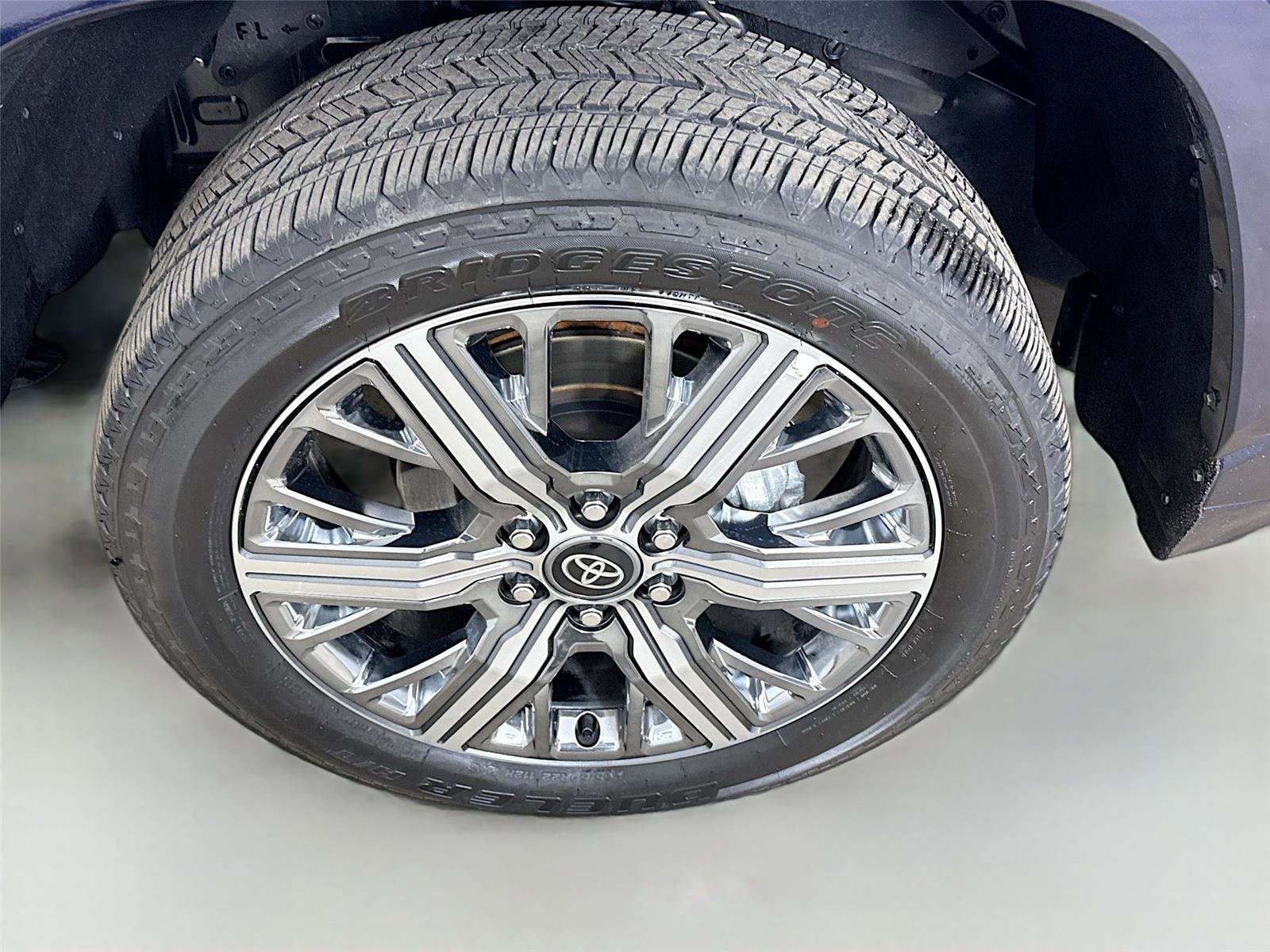 Used 2025 Toyota Tundra Capstone AWD/4WD image 31
