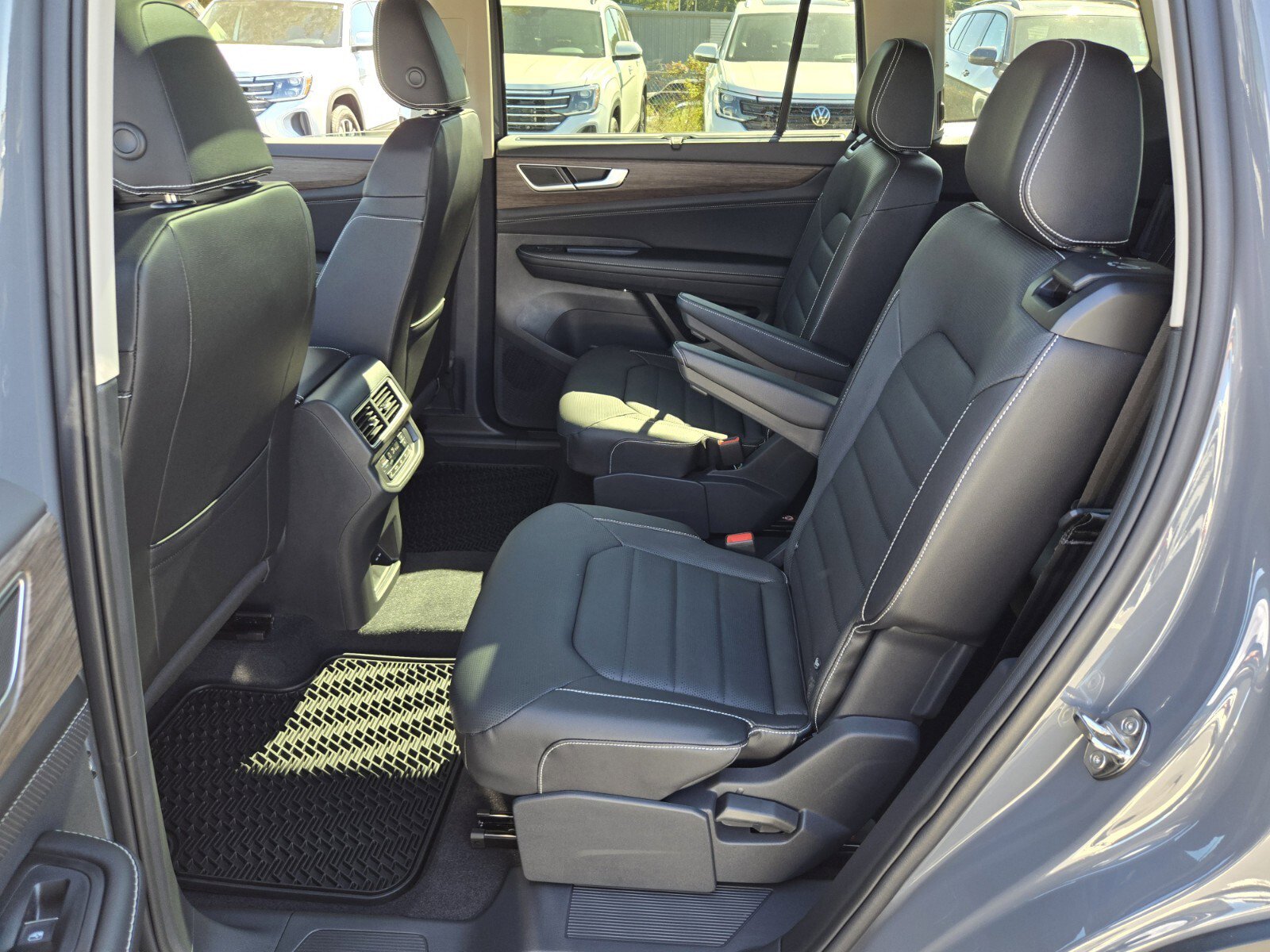 New 2026 Volkswagen Atlas SEL image 7