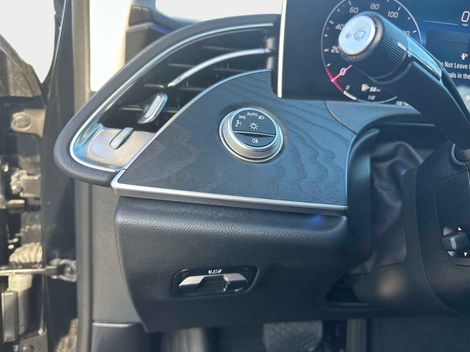 Used 2025 Mercedes-Benz E 350 Sedan image 28