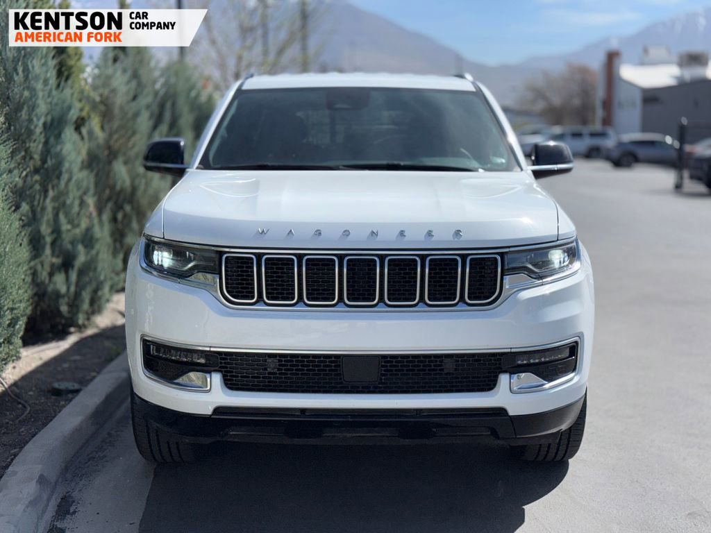 Used 2025 Jeep Wagoneer 4WD image 2