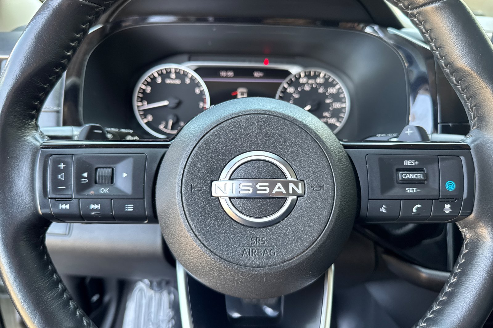 Used 2022 Nissan Pathfinder SL FWD image 31