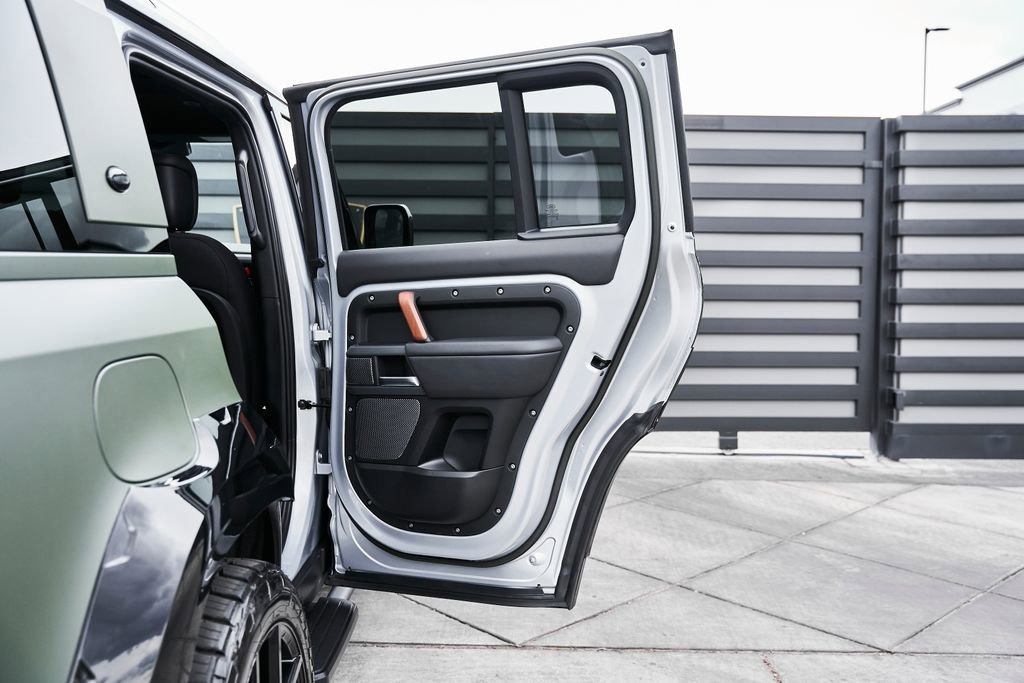 Used 2023 Land Rover Defender 110 X image 31