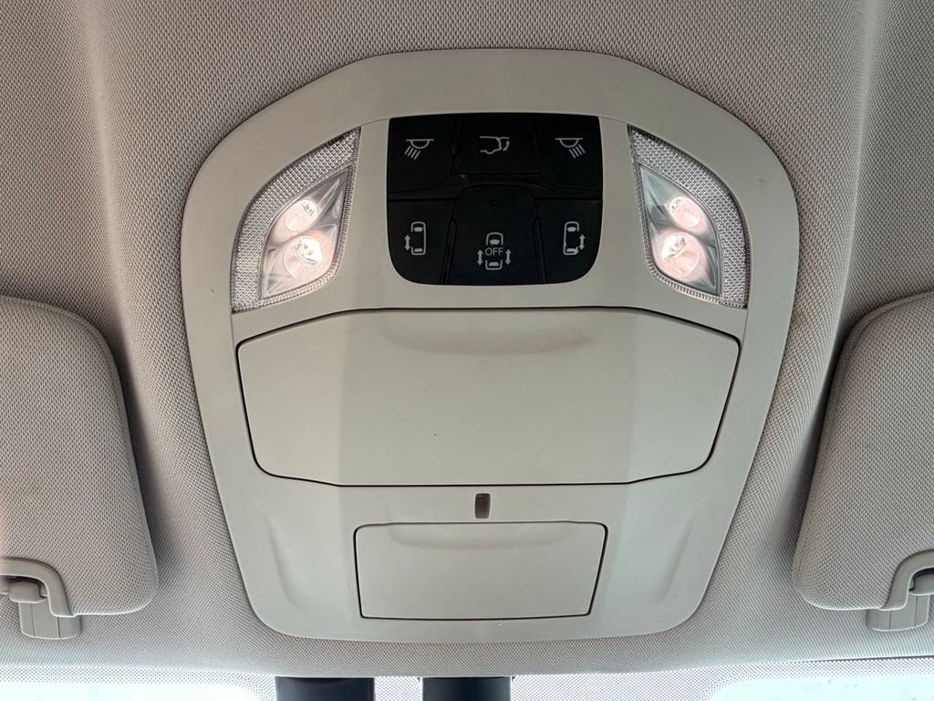 Used 2017 Chrysler Pacifica Touring-L Plus w/ Advanced Safetytec Group FWD image 33