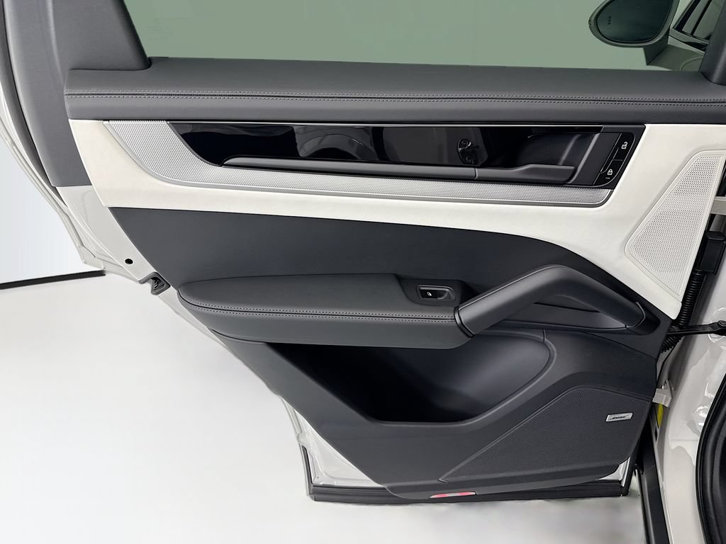 New 2026 Porsche Cayenne Coupe AWD/4WD image 26