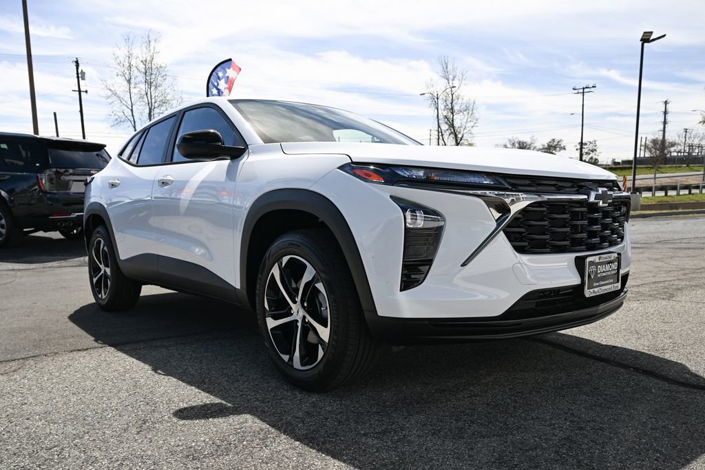 New 2026 Chevrolet Trax RS w/ Driver Confidence Package FWD image 1