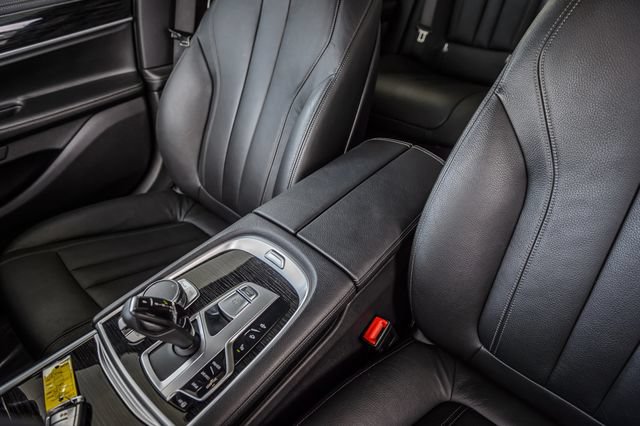 Used 2019 BMW 740i w/ M Sport Package RWD image 34