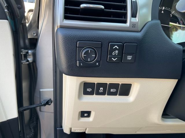 Used 2020 Lexus GX 460 Premium w/ Premium Package AWD/4WD image 10