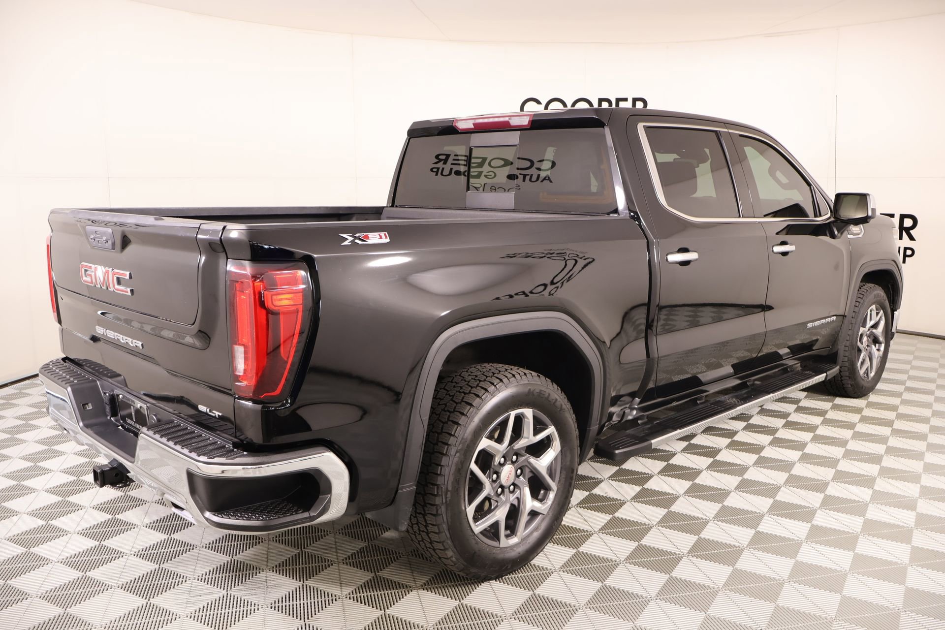 Used 2023 GMC Sierra 1500 SLT w/ SLT Premium Package image 21
