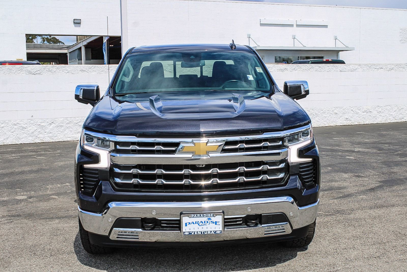Used 2023 Chevrolet Silverado 1500 LTZ w/ LTZ Convenience Package II image 2