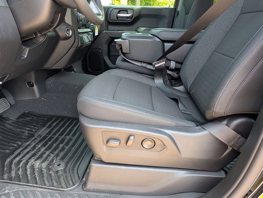New 2026 Chevrolet Silverado 1500 Custom w/ LPO, Dark Essentials Package RWD image 9