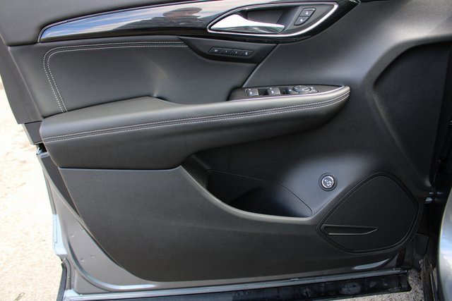Used 2022 Buick Envision Essence w/ Safety Package image 10