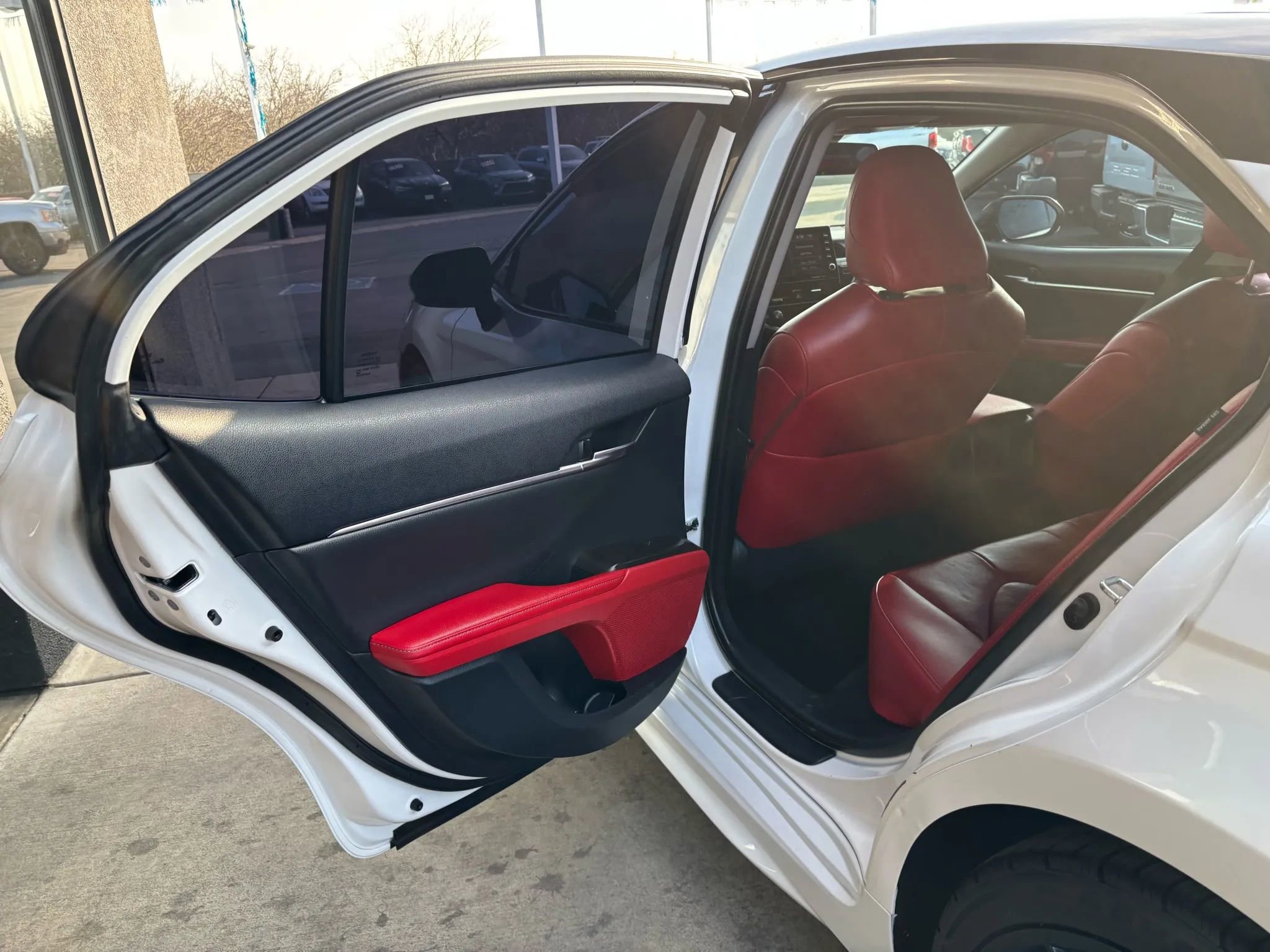 Used 2021 Toyota Camry XSE image 11