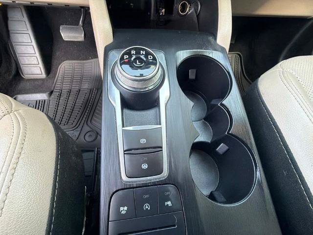 Certified 2022 Ford Escape Titanium AWD/4WD image 28