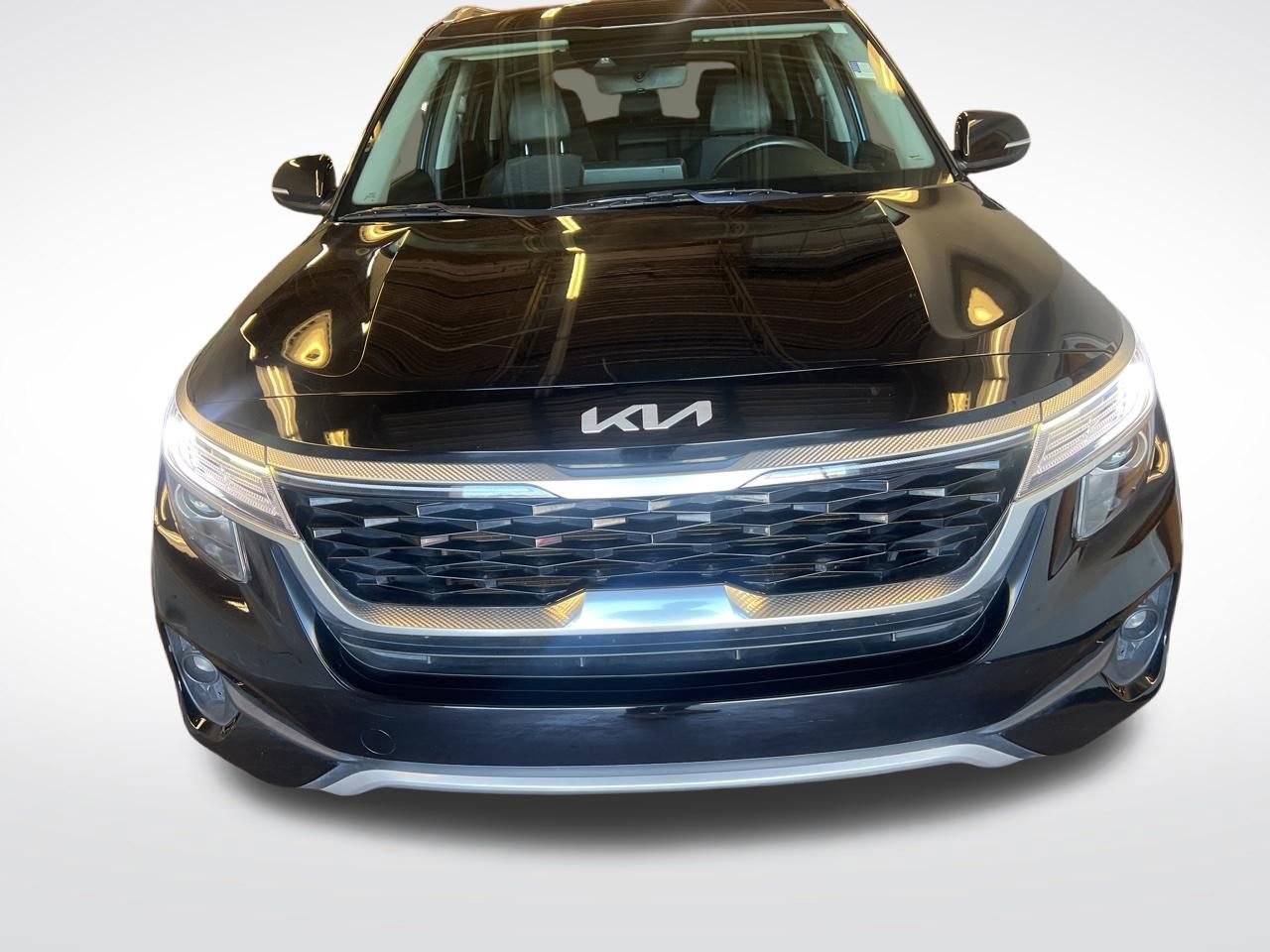Used 2023 Kia Seltos S w/ Navigation Package FWD image 7