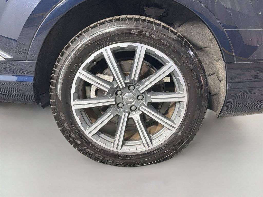 Used 2017 Audi Q7 3.0T Premium Plus AWD/4WD image 32